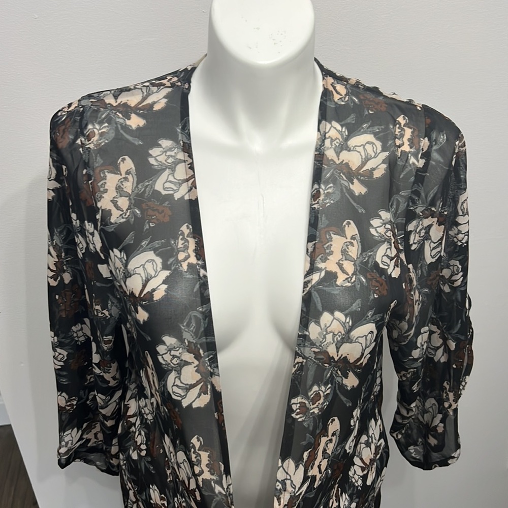 APT 9 Sheer Floral Cover Up Lightweight Over Shirt (O/S)